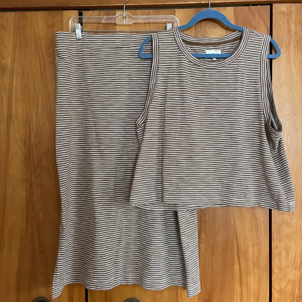 Lou & Grey crop and skirt set NWT